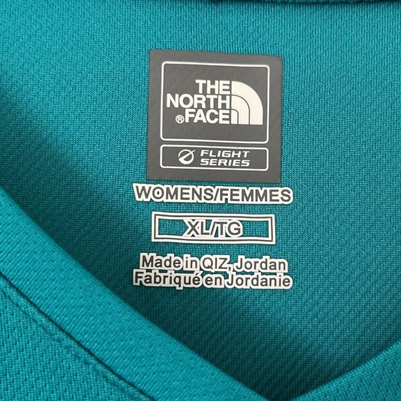 The North Face Women’s Performance Short Sleeve V Neck Tee Size XL - Picture 2 of 7